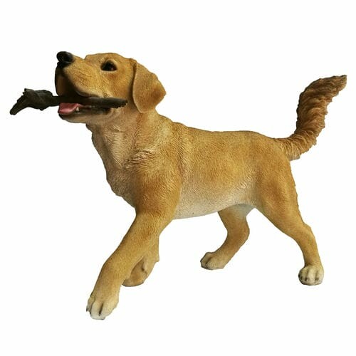 Zwierzęta i figurki OUTDOOR „TRUE TO NATURE” Labrador z gałązką szer. 62,6 cm (WYPRZEDAŻ)|Esschert Design